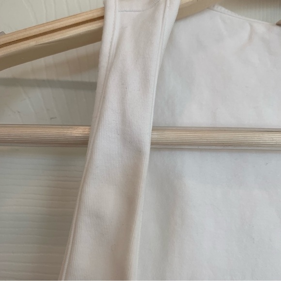 White Abbreviated Square Scoop Neck Tank Top - Picture 4 of 6